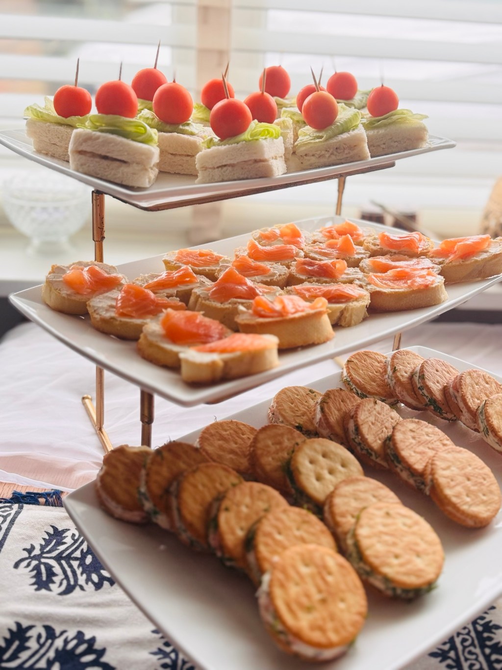 Smoked Salmon & Cream Cheese Canapés – Elegant Bites Made&nbsp;Easy